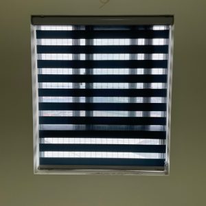 Rèm cầu vồng màu xanh đen cho căn hộ chung cư