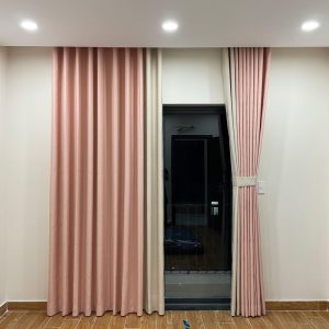 Rèm vải màu hồng kem
