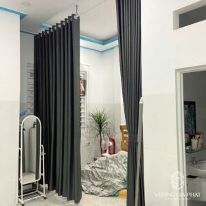 Rèm vải ngăn phòng giúp không gian kín đáo