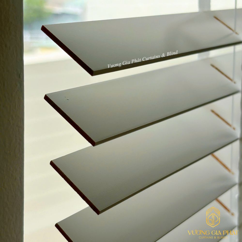 Rèm Sáo Gỗ Trắng Chống Nắng Cửa Sổ Tự Nhiên